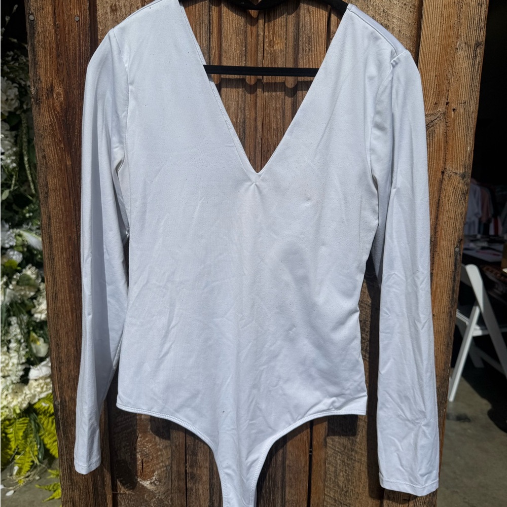 Gianni Bini White V-Neck Bodysuit